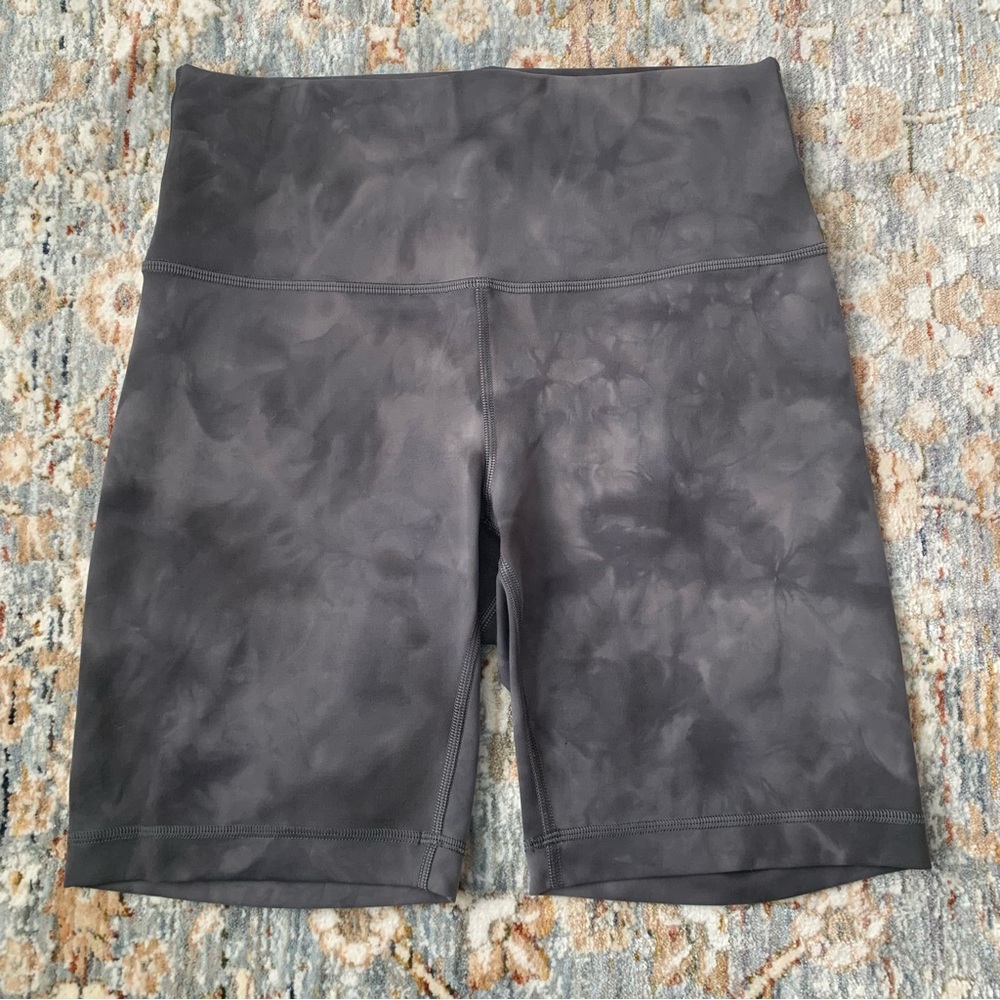 Lululemon Wunder Train High-Rise Short 8"